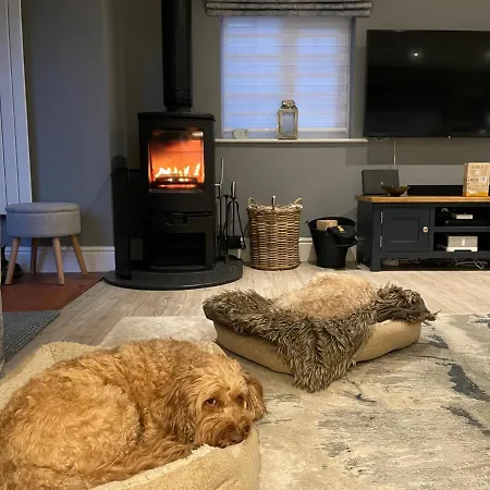 Marys Cottage, Grasmere, Dog Friendly, Hot Tub * 格拉斯米尔