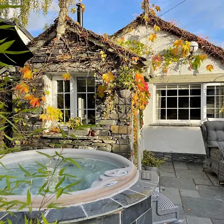 乡村民宿 Marys Cottage, Grasmere, Dog Friendly, Hot Tub 格拉斯米尔