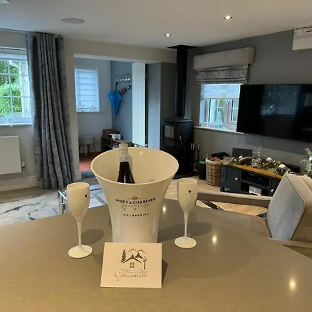 Marys Cottage, Grasmere, Dog Friendly, Hot Tub 乡村民宿