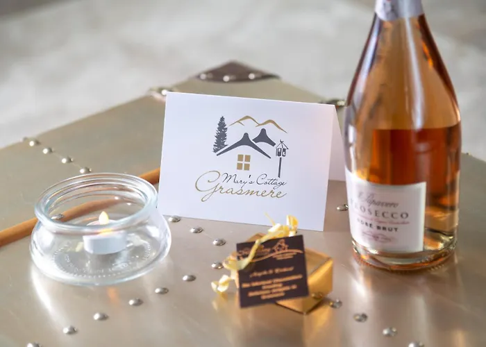 Country house Marys Cottage, Grasmere, Dog Friendly, Hot Tub