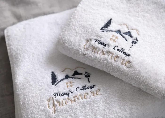 Marys Cottage, Grasmere, Dog Friendly, Hot Tub Country house