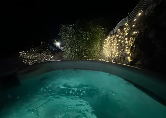 Country house Marys Cottage, Grasmere, Dog Friendly, Hot Tub *